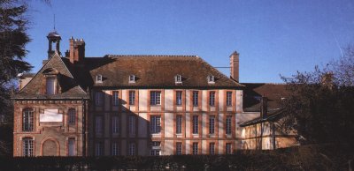 l'ancien bâtiment des Petites Ecoles, où étudia Racine, abrite désormais le Domaine National des Granges de Port-Royal